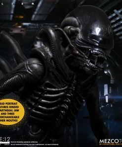 Mezco Toys **Pre Order**Mezco One 12 Alien Action Figure