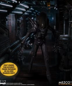 Mezco Toys **Pre Order**Mezco One 12 Alien Action Figure