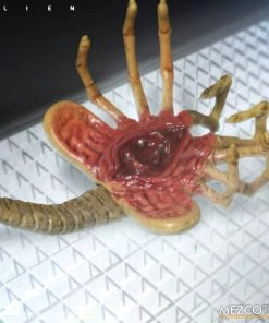 Mezco Toys **Pre Order**Mezco One 12 Alien Action Figure