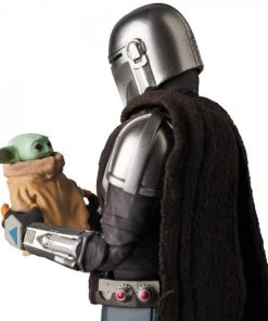 Medicom Toy MAFEX Star Wars The Mandalorian Action Figure