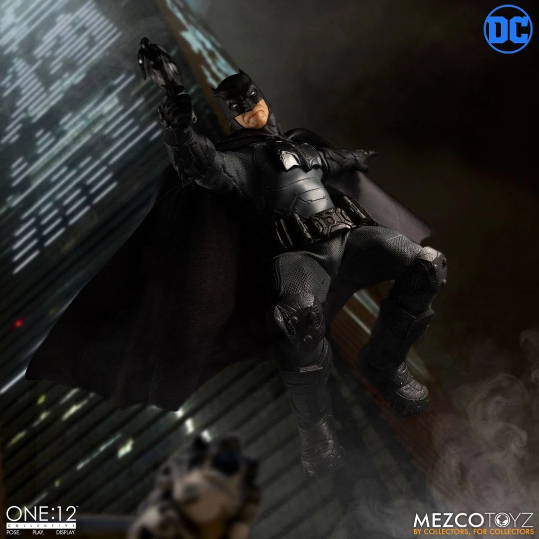Mezco Toys Mezco One 12 DC Batman Supreme Knight Action Figure 3 Mezco Toys Mezco One 12 DC Batman Supreme Knight Action Figure