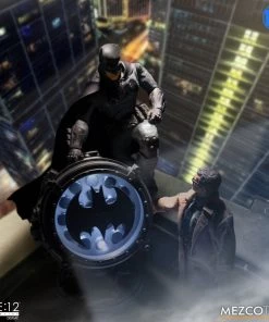 Mezco Toys Mezco One 12 DC Batman Supreme Knight Action Figure 12 Mezco Toys Mezco One 12 DC Batman Supreme Knight Action Figure