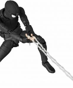Medicom Toy MAFEX Spider-Man Stealth Suit Far From Home Action Figure