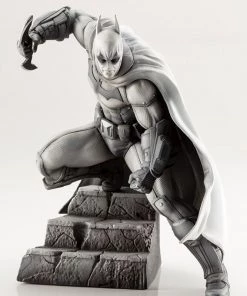 Kotobukiya Batman Arkham Series 10th Anniversary Artfx+ Statue