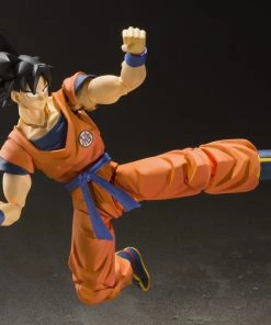 Bandai S.H. Figuarts Son Goku A Saiyan Raised On Earth