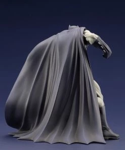 Kotobukiya Artfx+ **Pre Order**Kotobukiya DC Comics Batmah Hush Artfx+ Statue