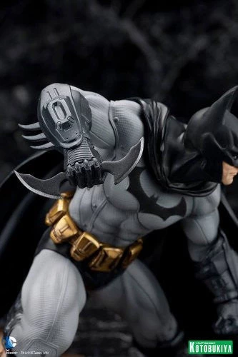 Kotobukiya Batman Arkham City Artfx+ DC Comics PVC Statue 5 Kotobukiya Batman Arkham City Artfx+ DC Comics PVC Statue