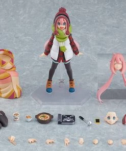 Max Factory **Pre Order**figma Laid-Back Camp Nadeshiko Kagamihara: DX Edition Action Figure