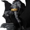 Medicom Toy **Pre Order**MAFEX Batman (HUSH Black Ver.) Action Figure