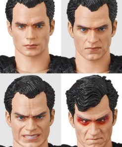 Medicom Toy **Pre Order**MAFEX Superman (Zack Snyder's Justice League Ver.) Action Figure