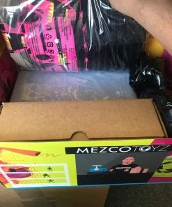 Mezco Toys Mezco Toyz Booth In A Box Agent Gomez Mezco Con 2020 Figure